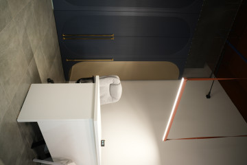 Фасад со скрытыми дверями